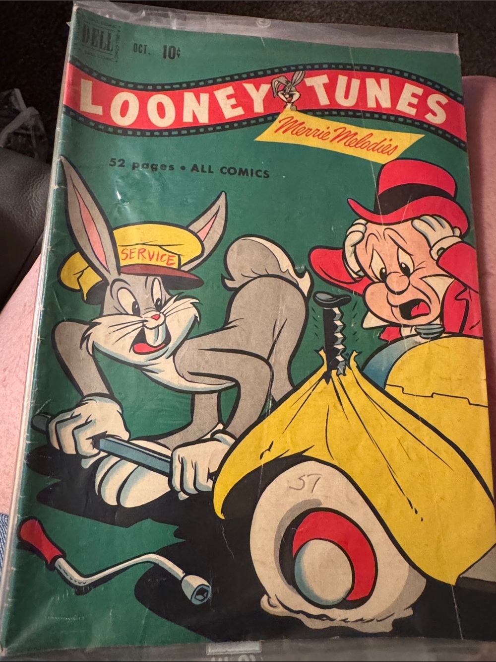 Looney Tunes Comic Cover - Green, Yellow & Red